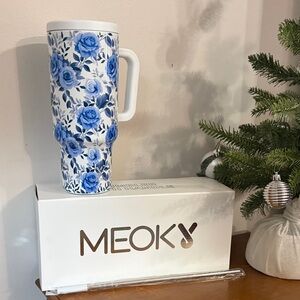 MEOKY Blue Floral Travel Mug New
